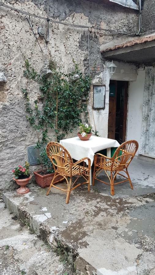 Appartement La Casetta Del Pellegrino à Poggio Bustone Extérieur photo
