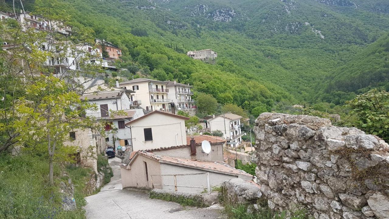 Appartement La Casetta Del Pellegrino à Poggio Bustone Extérieur photo